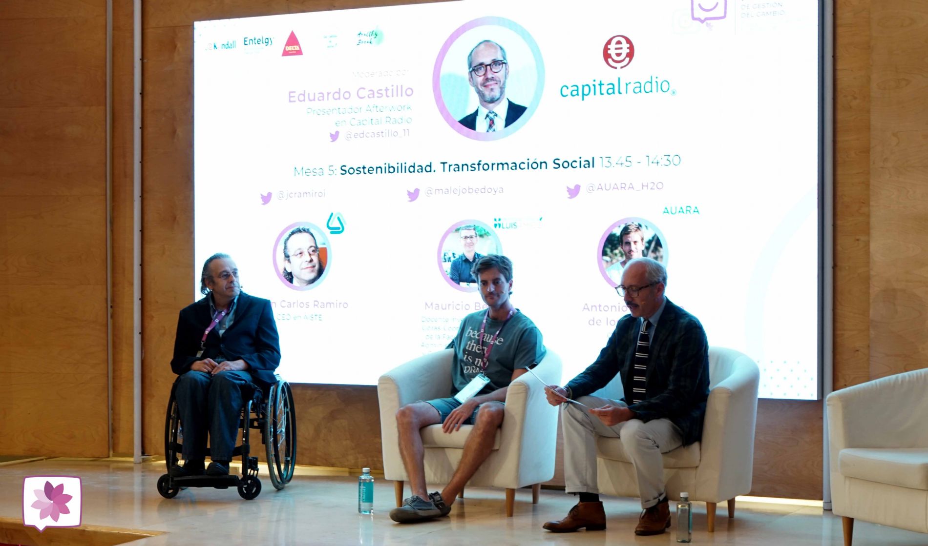 Los participantes durante su intervencin en la esa 5